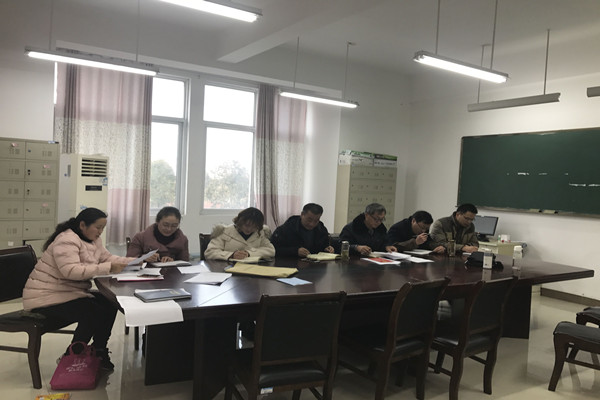 1483410506127812.jpg 讲看三1_副本.jpg