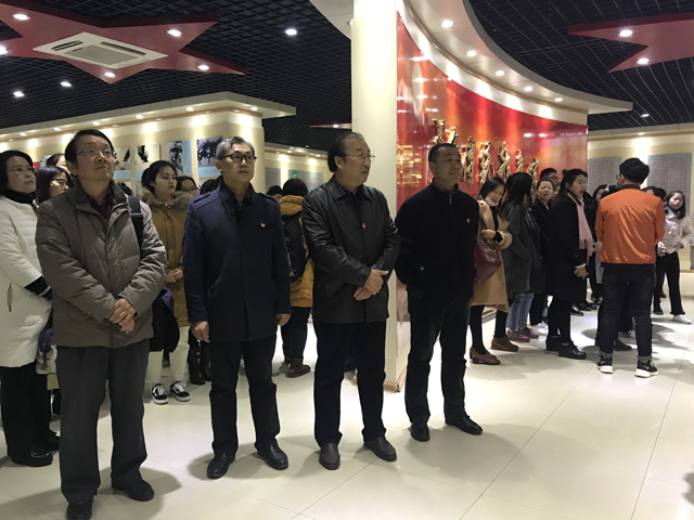 1511403804239541.jpg 重温入党誓词2.jpg