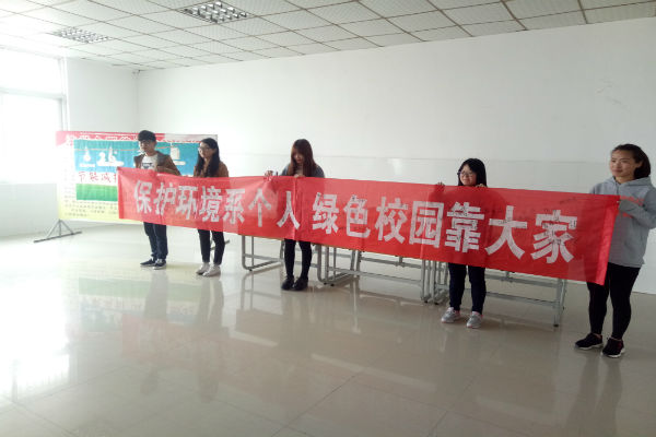 1489971239981167.jpg 签字活动2.jpg