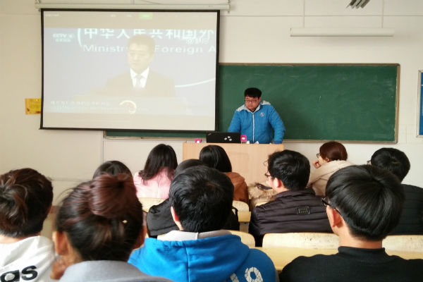 1488763453426014.jpg 座谈会2.jpg